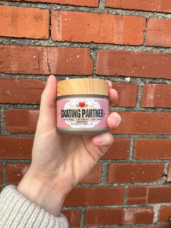 SKATING PARTNER 2 OZ. CANDLE
